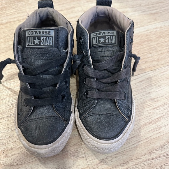 Cracked leather converse - Picture 2 of 5